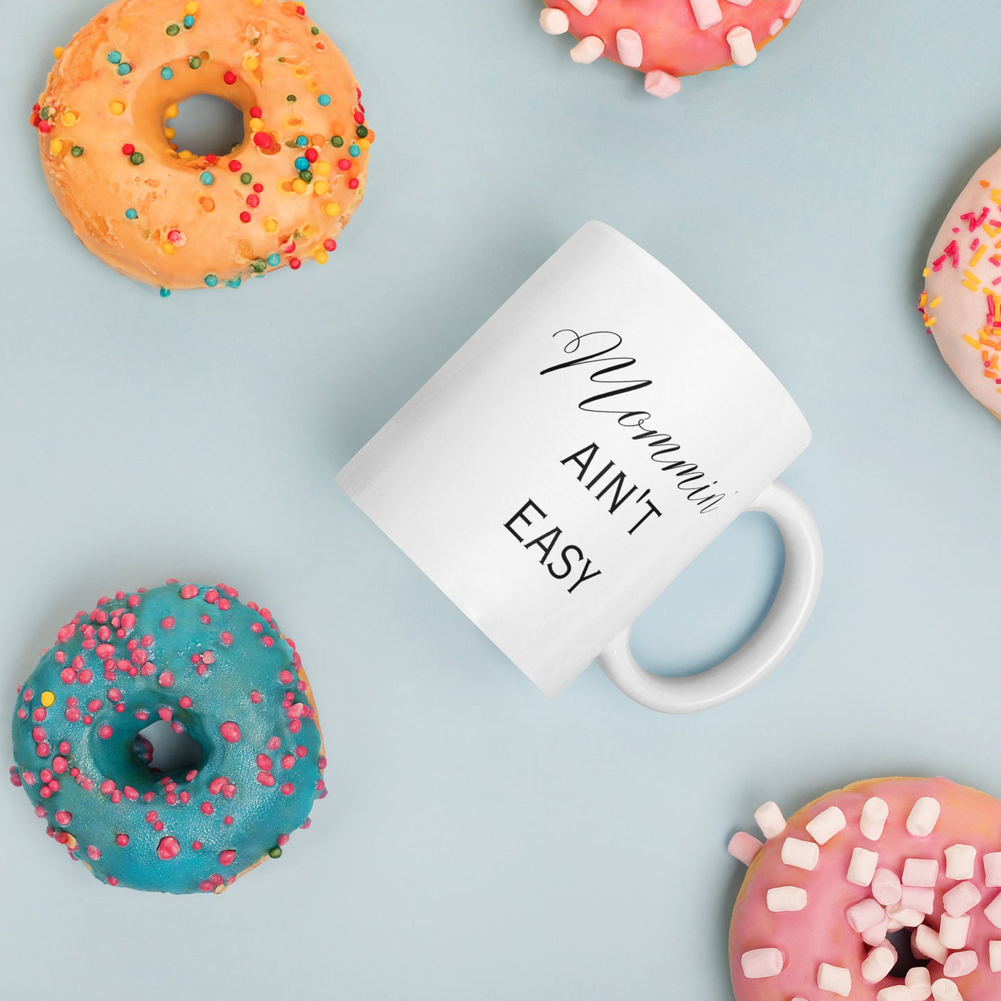 Mommin Ain't Easy Elegant White glossy mug